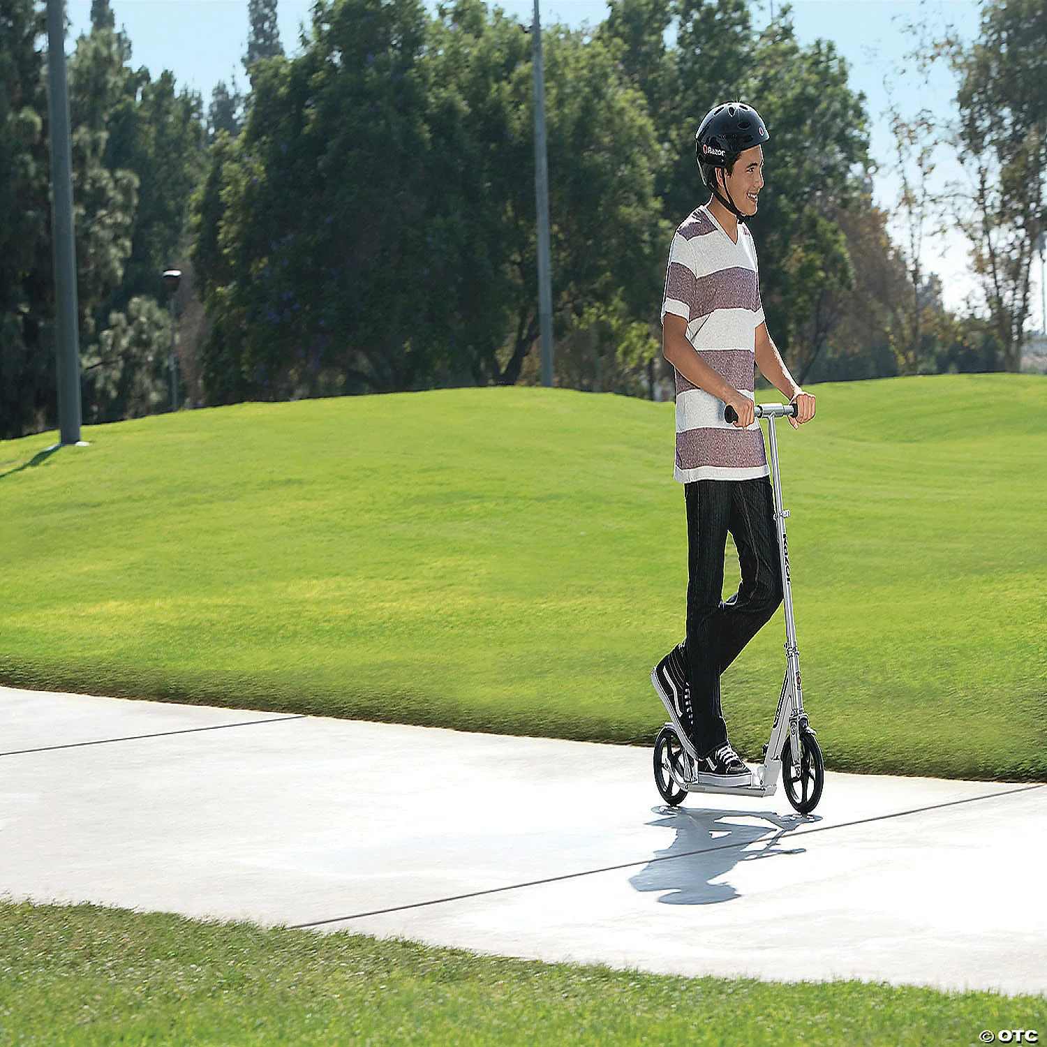 MW A5 DLX SCOOTER: SILVER 2 MW A5 DLX SCOOTER: SILVER - Image 2